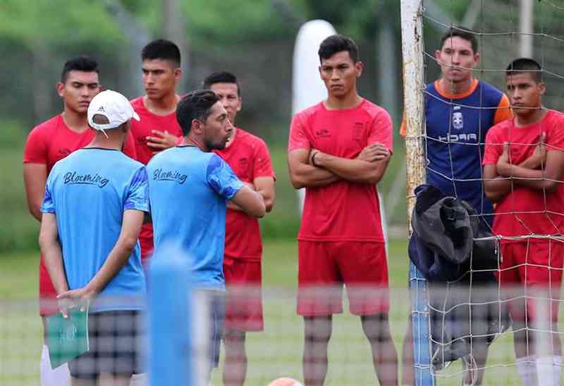 Técnico de Blooming apuesta a tener un equipo para la altura