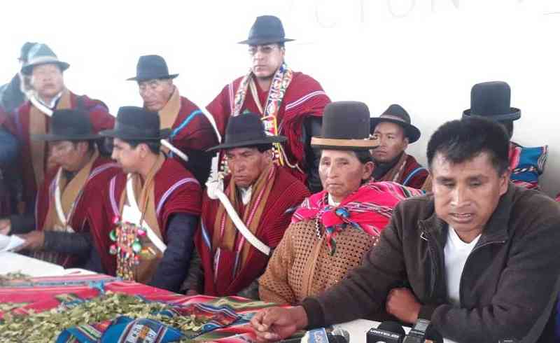 Sectores de La Paz ven como “traición” el desplazamiento de Choquehuanca
