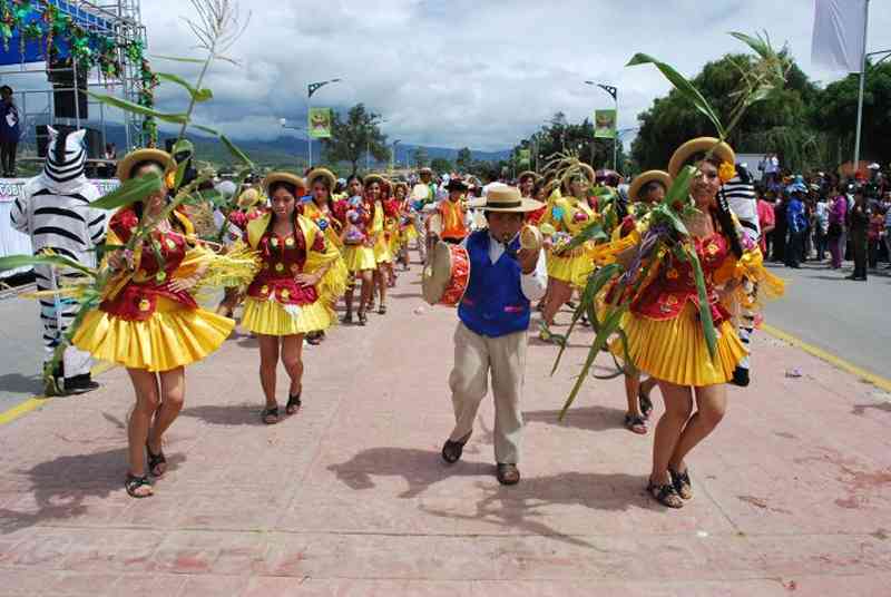 Prohíben ensayo de danzas en las calles de Tarija