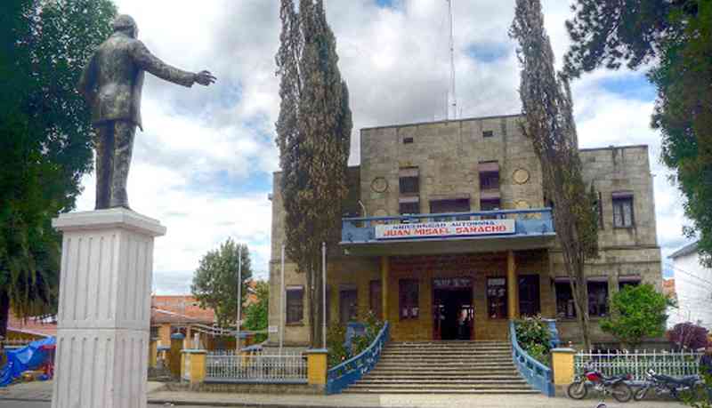 Gandarillas analiza implementar los horarios nocturnos en UAJMS