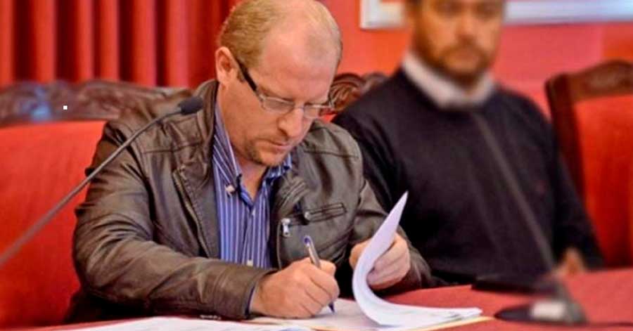 Oliva propone reducir salarios del Gobernador y Asambleístas para crear un fondo de ayuda para el pueblo 